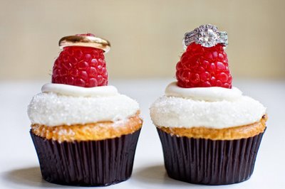 raspberry-cupcakes-with-rings-on-top-evoke-photography